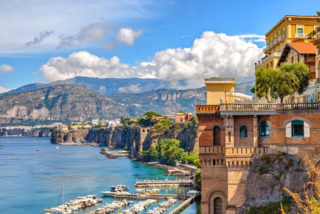 https://guidemetocannabis.com/get-cannabis-marijuana-in-sorrento/